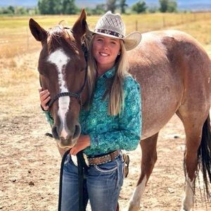 Meet your Posher, Mikayla